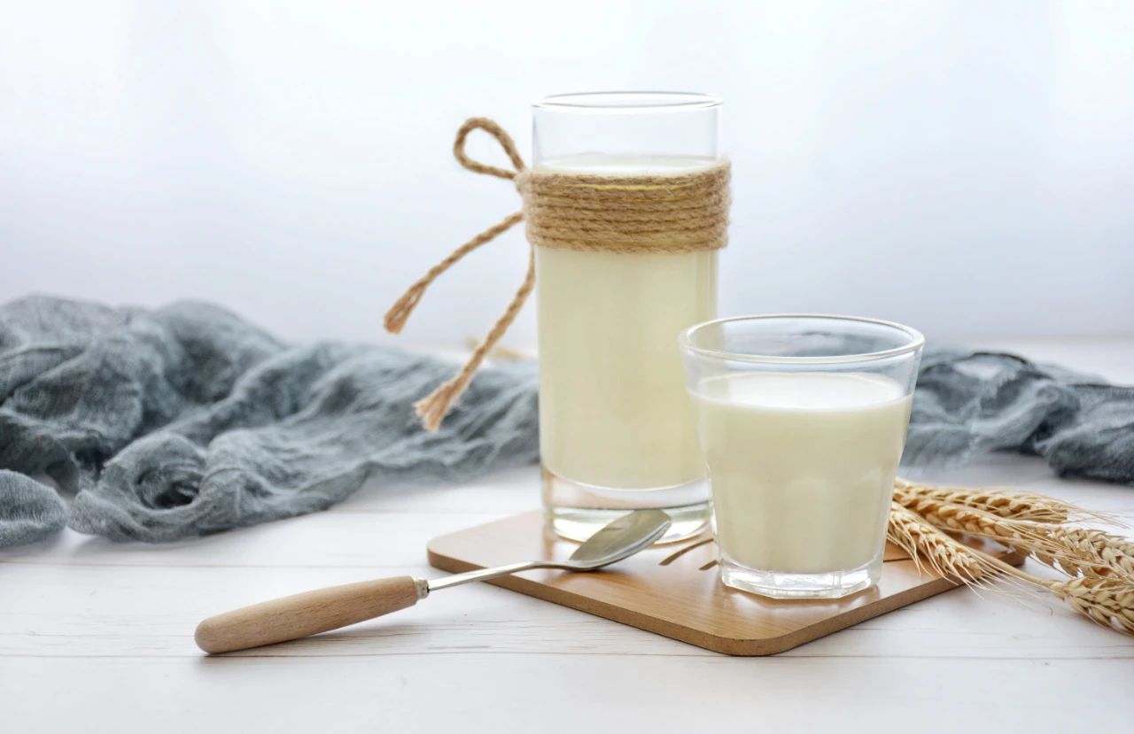 伊利、蒙牛加速结构，，，灼烁乳业、新希望乳业扩大阵地……这类乳制品越来越火！_九洲国际